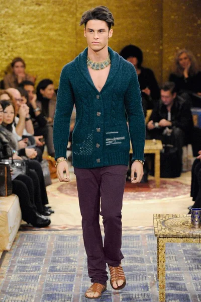 Look 48